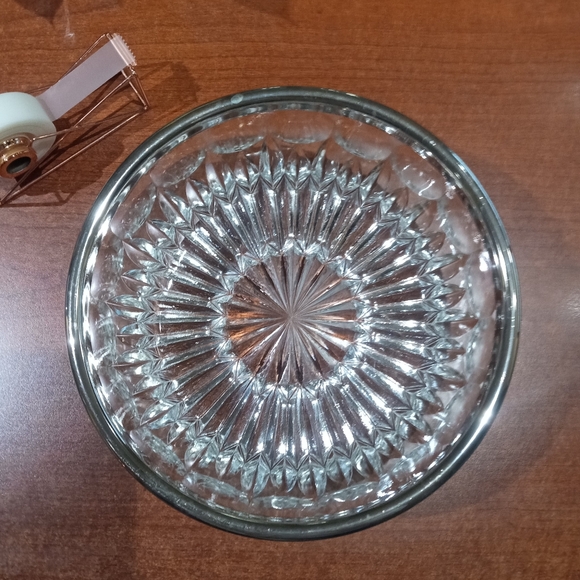 Elegant Crystal Bowl with Silver Rim - Picture 2 of 7